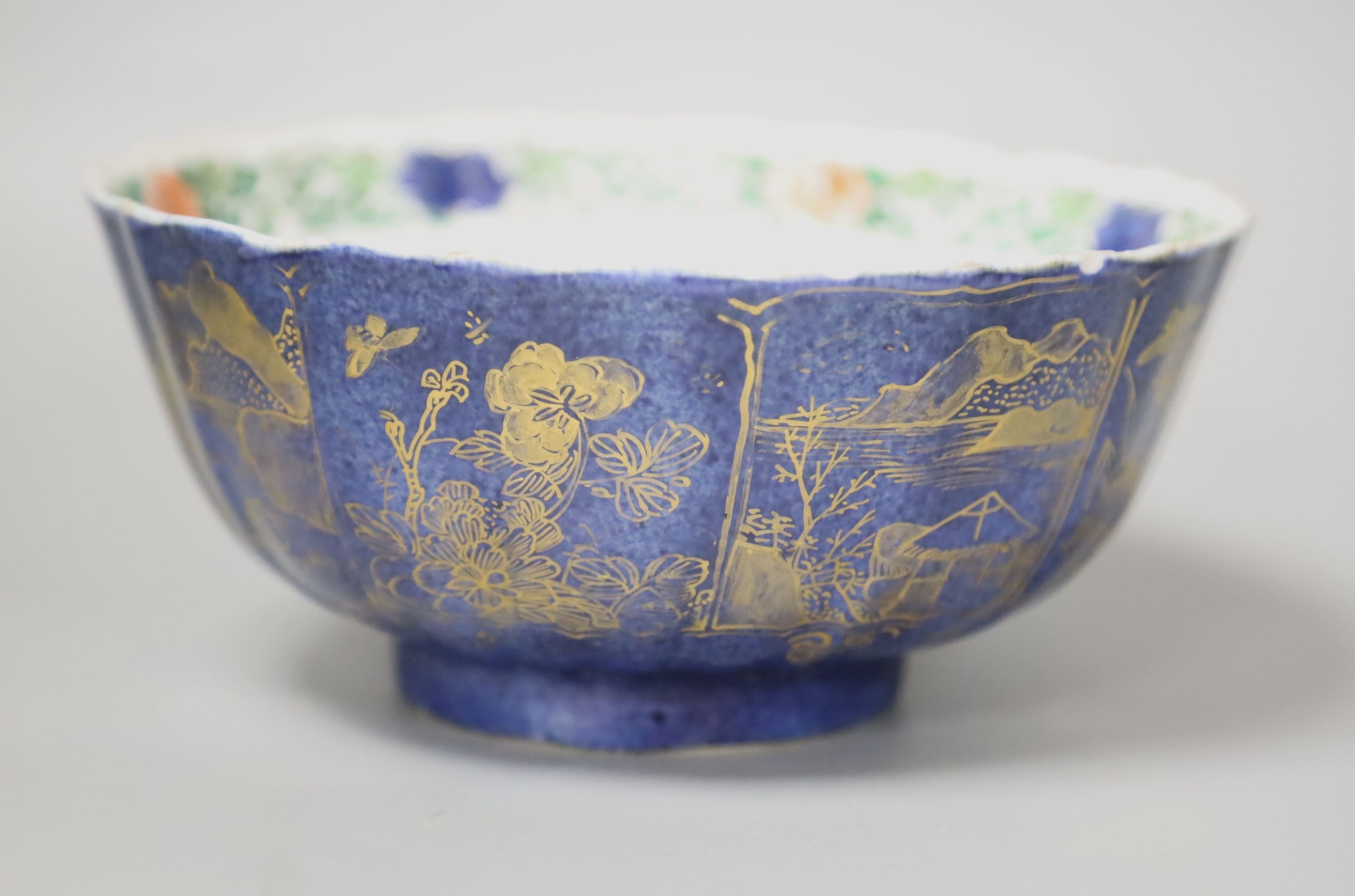 A Chinese Kangxi period porcelain bowl, Dia 19.5cm